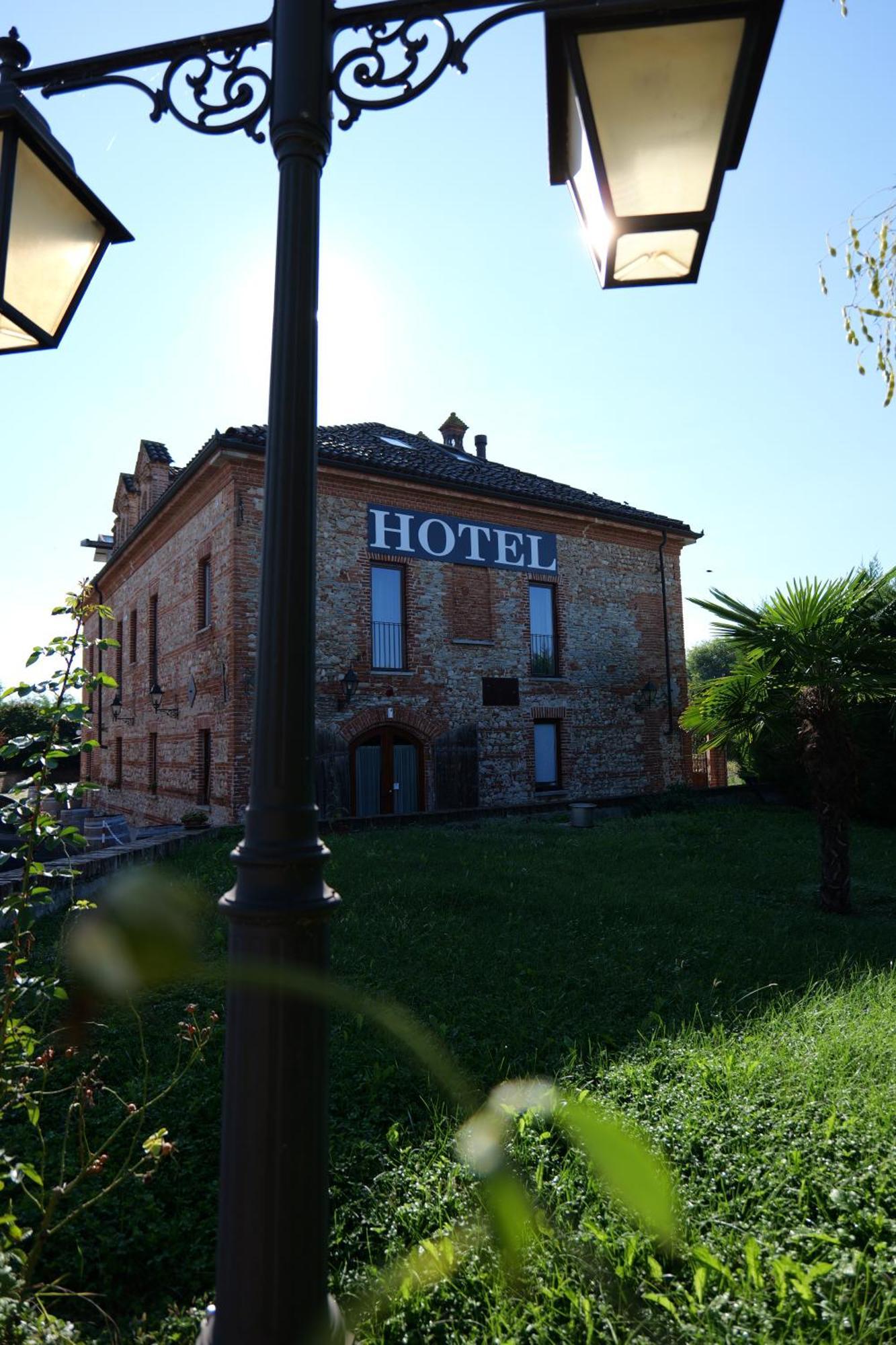 Hotel Le Botti Guarene Dış mekan fotoğraf